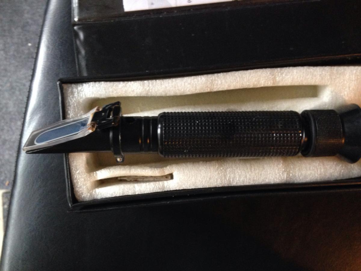 Milwaukee refractometer mr100atc Sold Hardware Austin Reef Club